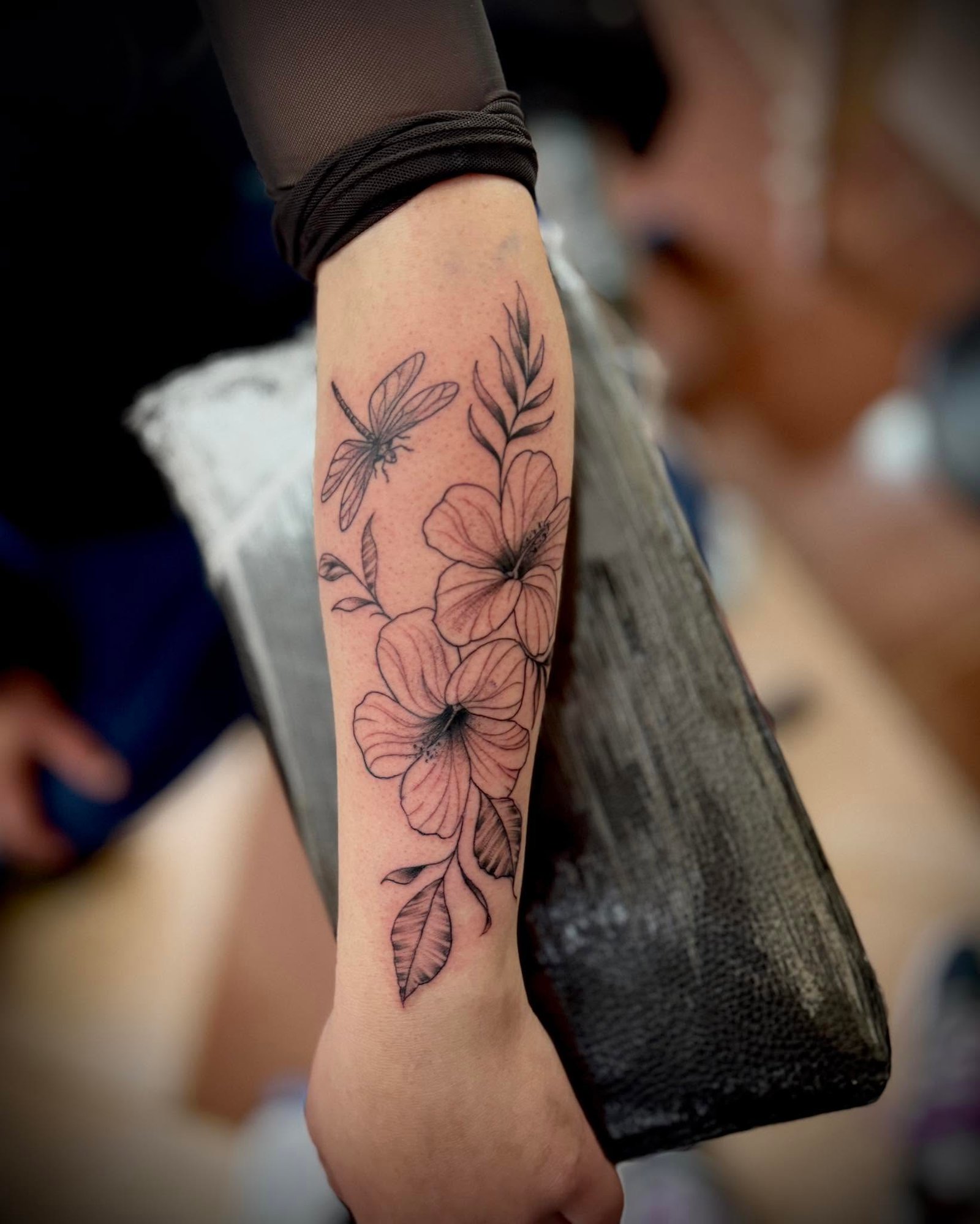 Tatuaje flores fine line